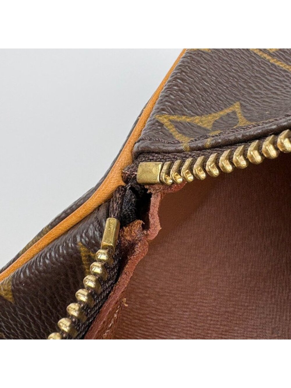 Louis Vuitton Papillon 26 Barrel Bag Tube - Picture 8 of 9